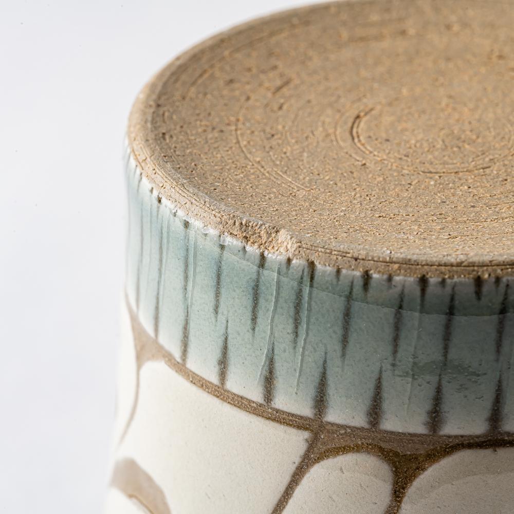 やちむん 育陶園 唐草線彫 フリーカップ中 緑釉唐草白抜 やちむん 育陶園 やちむん