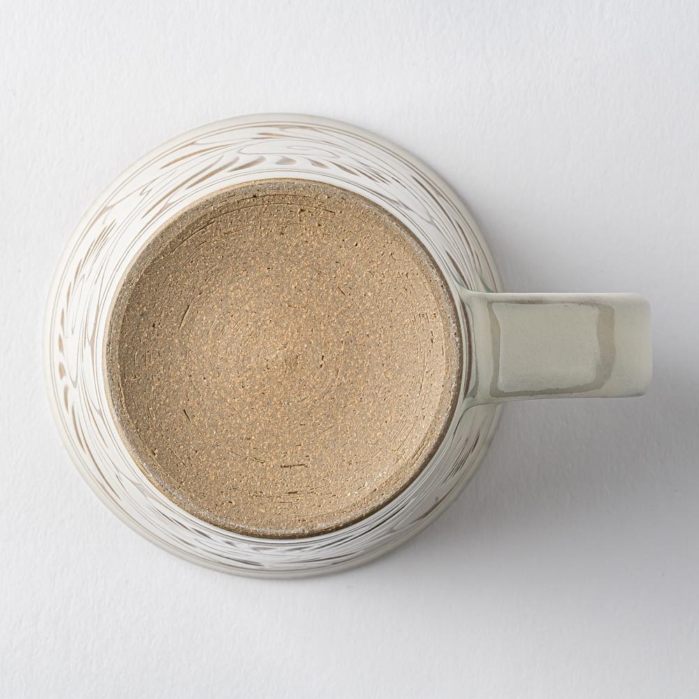 やちむん 育陶園 唐草線彫 マグカップ小 白唐草 やちむん 育陶園 やちむん