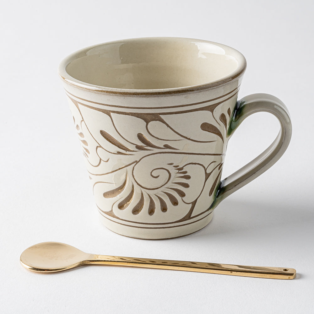 やちむん 育陶園 唐草線彫 マグカップ小 白唐草 やちむん 育陶園 やちむん