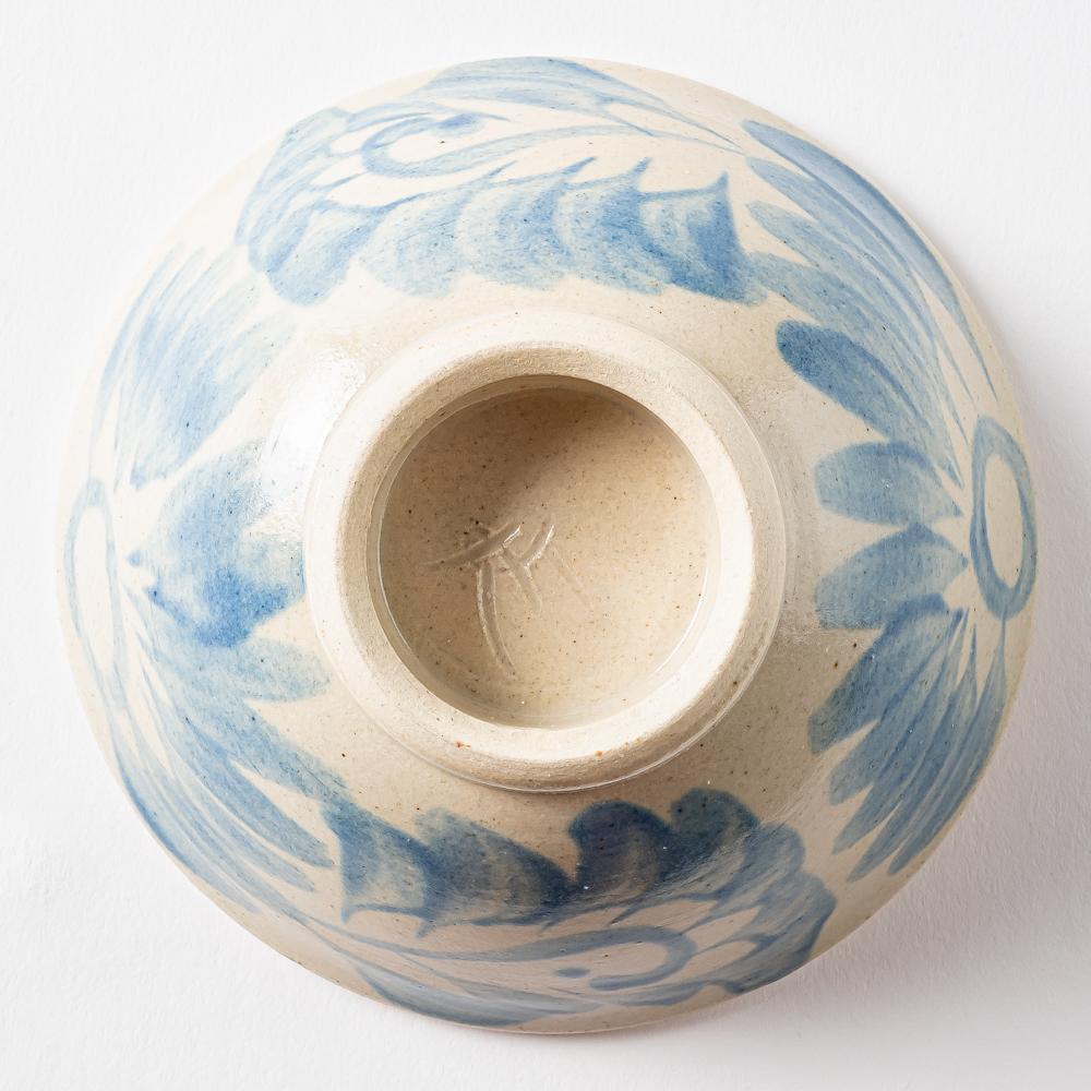 やちむん工房 與那嶺 唐草染付 4寸マカイ パステルシリーズ(水色) やちむん工房 與那嶺 やちむん