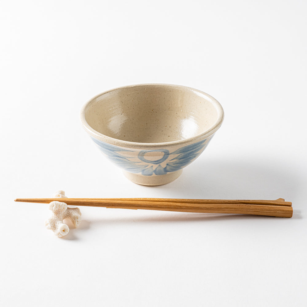 やちむん工房 與那嶺 唐草染付 4寸マカイ パステルシリーズ(水色) やちむん工房 與那嶺 やちむん
