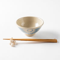 やちむん工房 與那嶺 唐草染付 4寸マカイ パステルシリーズ(水色) やちむん工房 與那嶺 やちむん