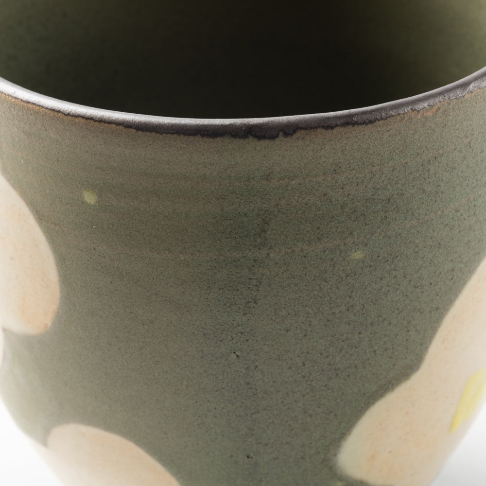 作家 佐藤牧子 お花マグカップ 緑 作家 佐藤牧子 陶磁器作家もの