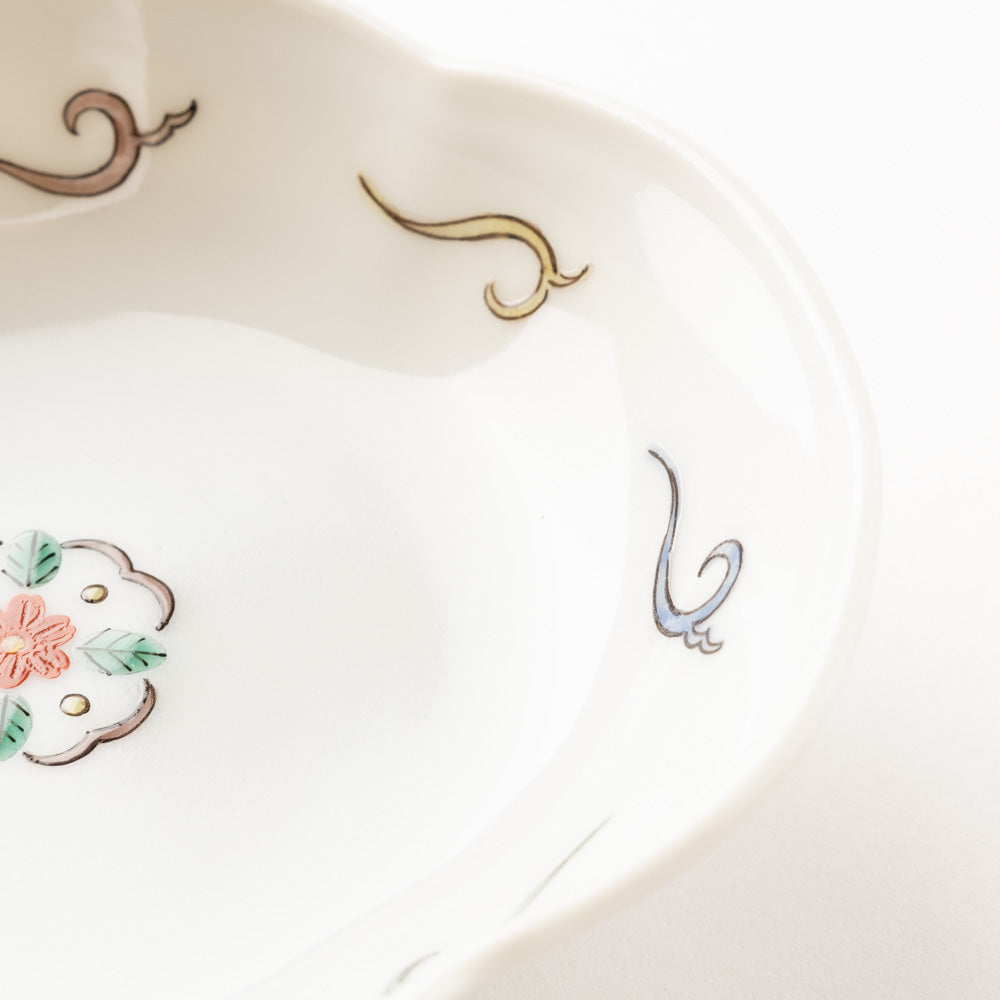 九谷焼工房花もん 木瓜皿(花と雲) 九谷焼工房花もん 九谷焼