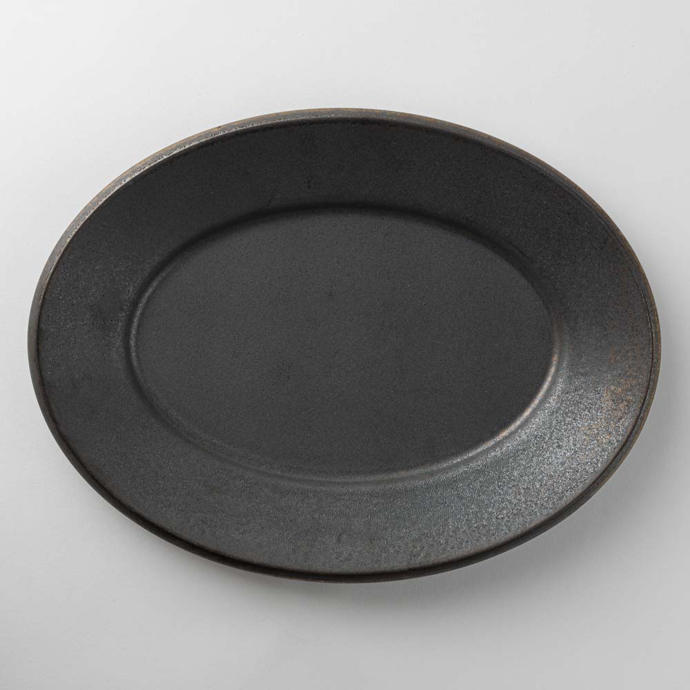 波佐見焼 藍染窯 UTAGE オーバルプレートL(kuro) ¥6,963 大人の焼き物