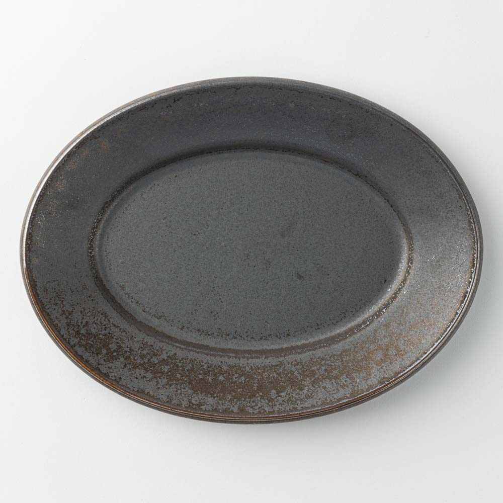 波佐見焼 藍染窯 UTAGE オーバルプレートM(kuro) ¥3,795 大人の焼き物