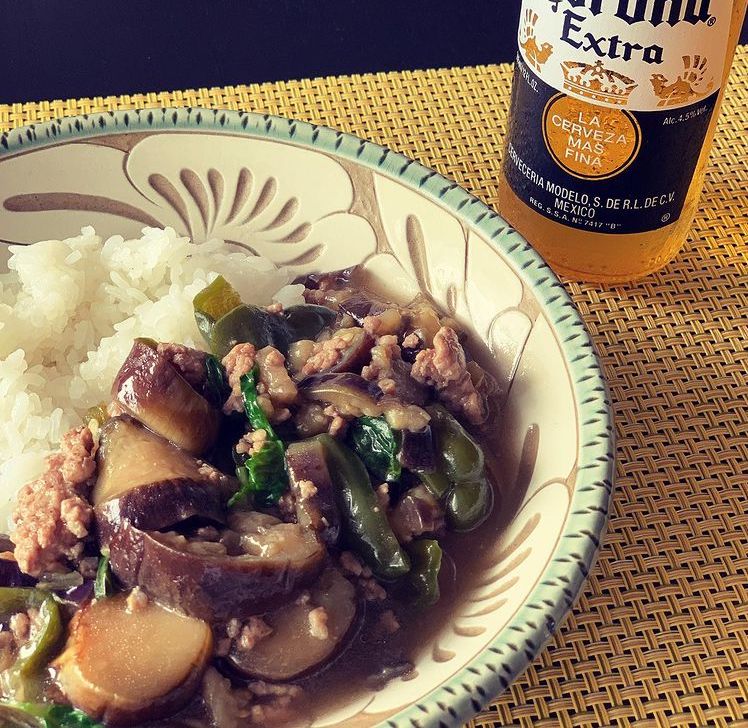 やちむん 育陶園 唐草線彫 7寸皿 白唐草 やちむん 育陶園 やちむん