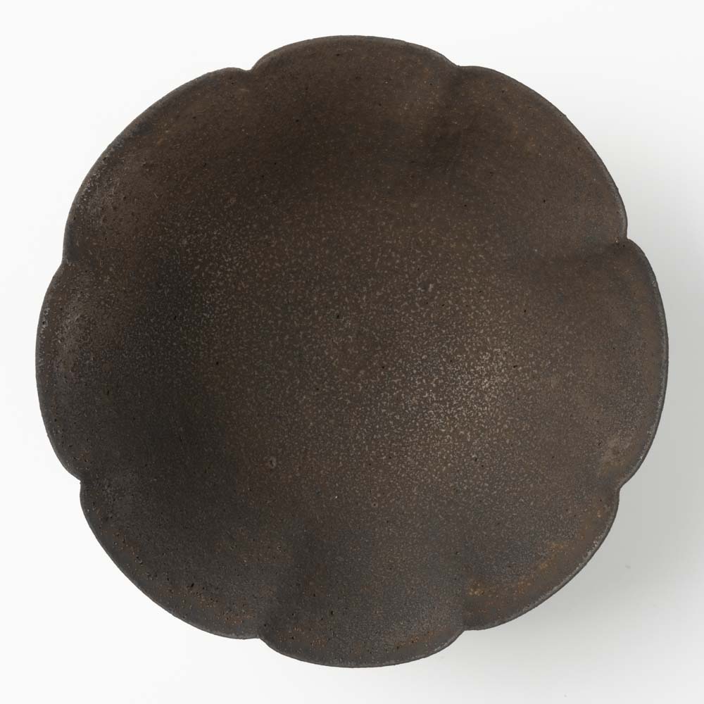 作家 冨部咲喜子 鉄釉輪花小鉢 作家 冨部咲喜子 陶磁器作家もの