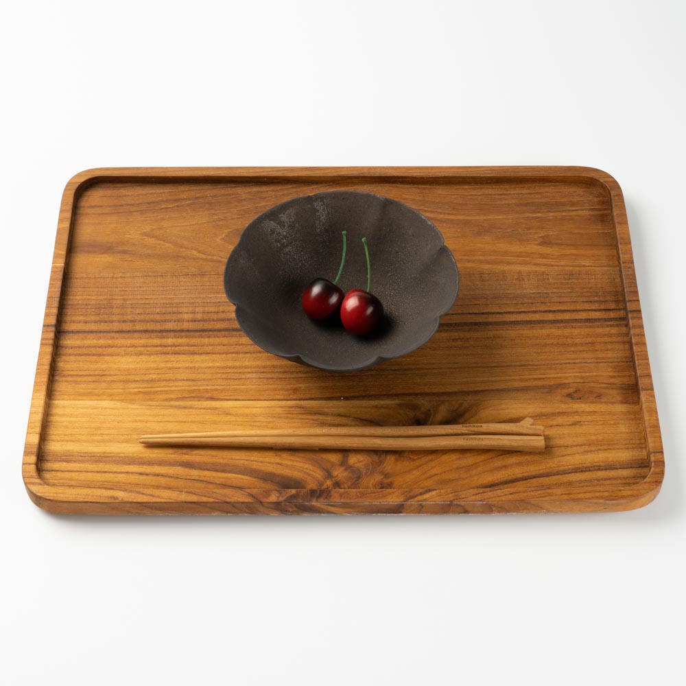 作家 冨部咲喜子 鉄釉輪花小鉢 作家 冨部咲喜子 陶磁器作家もの