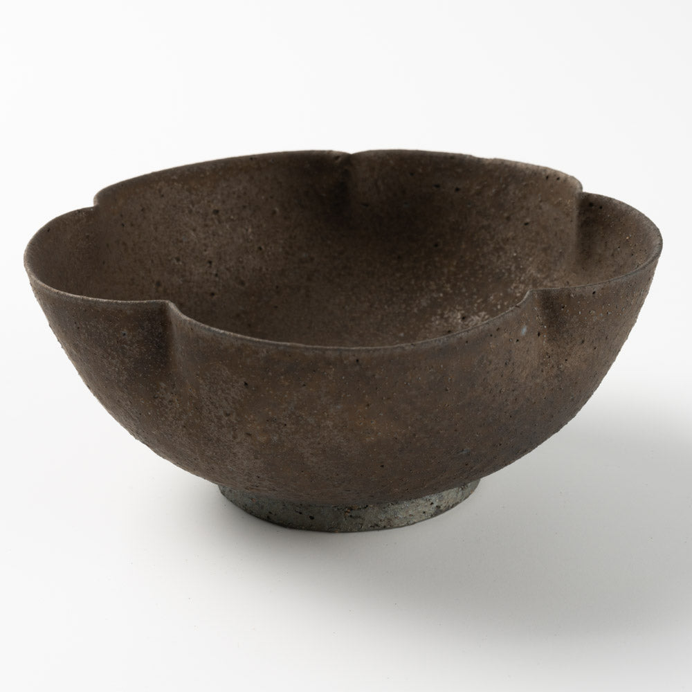 作家 冨部咲喜子 鉄釉梅型小鉢 作家 冨部咲喜子 陶磁器作家もの