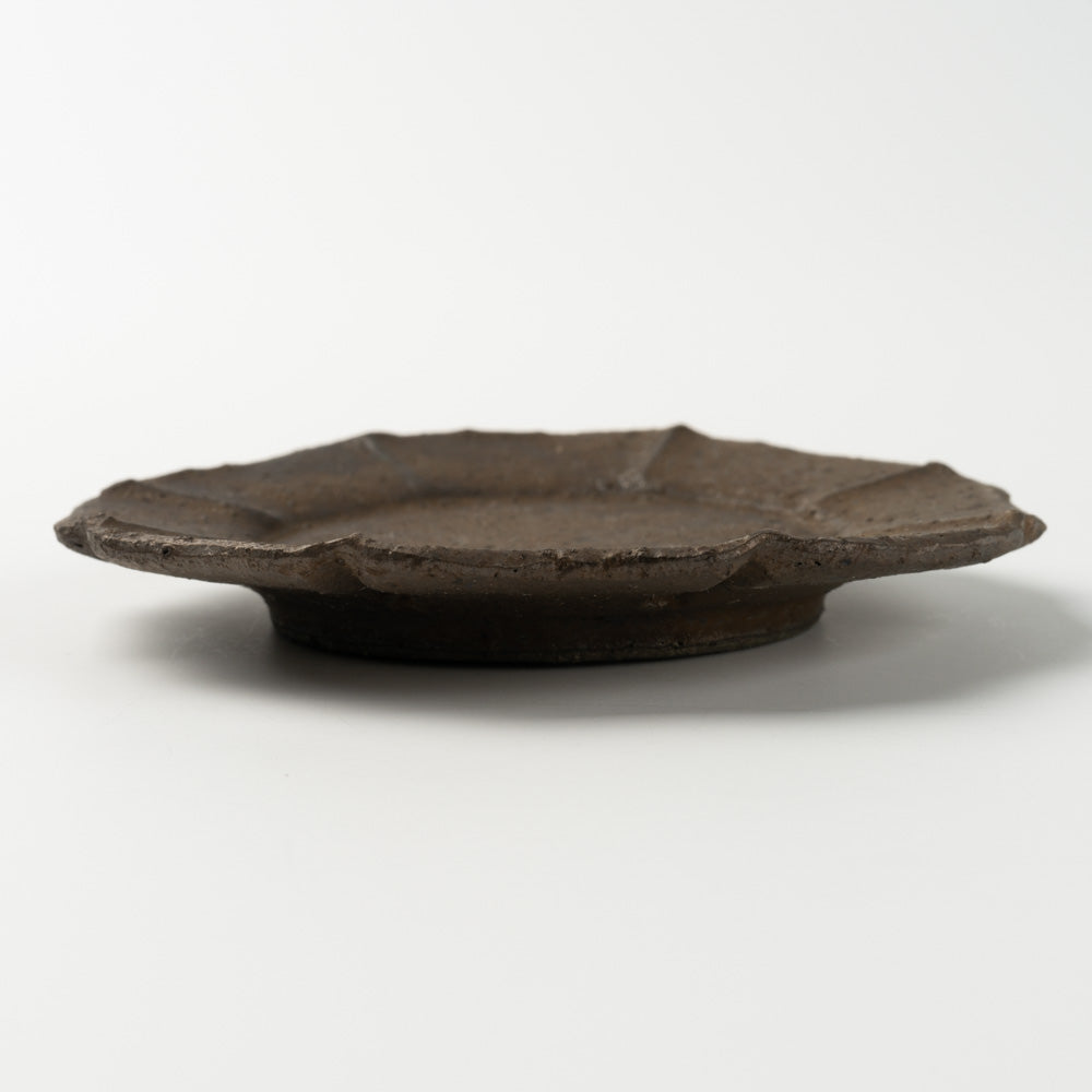 作家 冨部咲喜子 鉄釉リム輪花豆皿 作家 冨部咲喜子 陶磁器作家もの