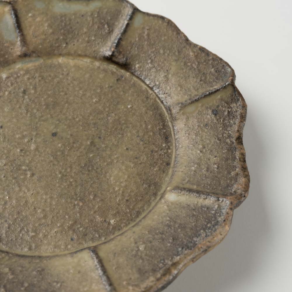 作家 冨部咲喜子 粉引リム輪花豆皿 作家 冨部咲喜子 陶磁器作家もの