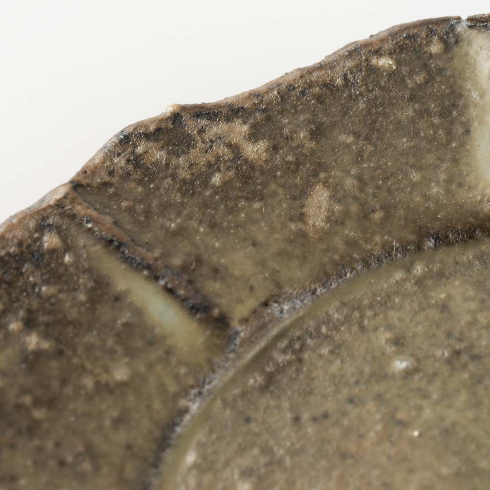 作家 冨部咲喜子 粉引リム輪花豆皿 作家 冨部咲喜子 陶磁器作家もの