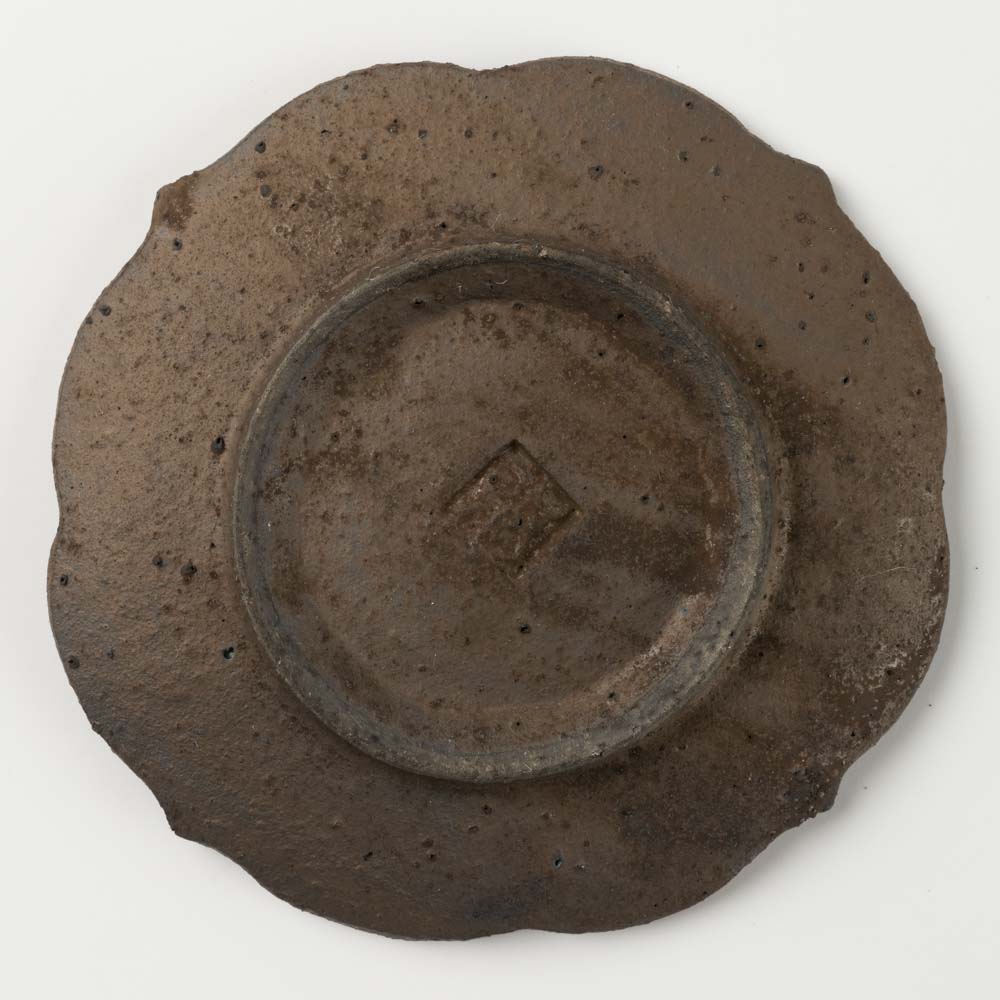 作家 冨部咲喜子 鉄釉木瓜形豆皿 作家 冨部咲喜子 陶磁器作家もの