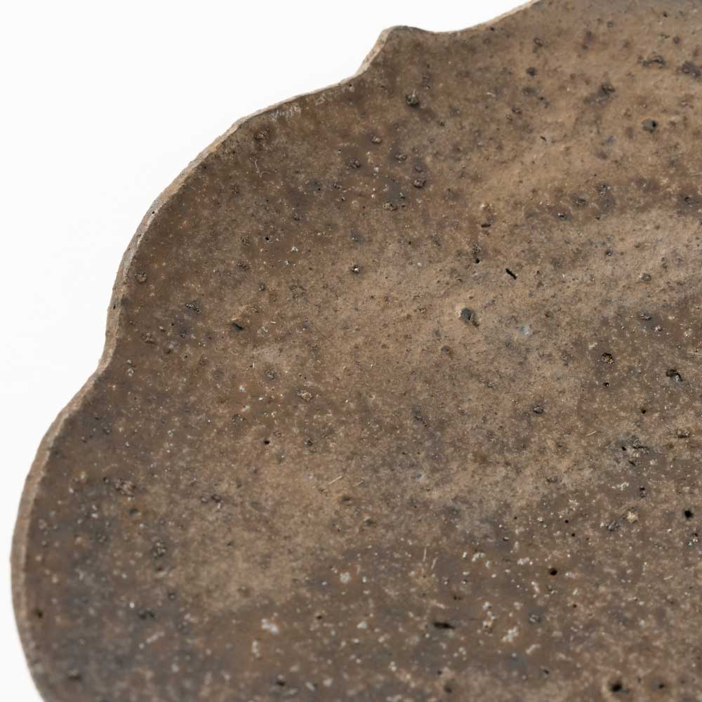 作家 冨部咲喜子 鉄釉木瓜形豆皿 作家 冨部咲喜子 陶磁器作家もの