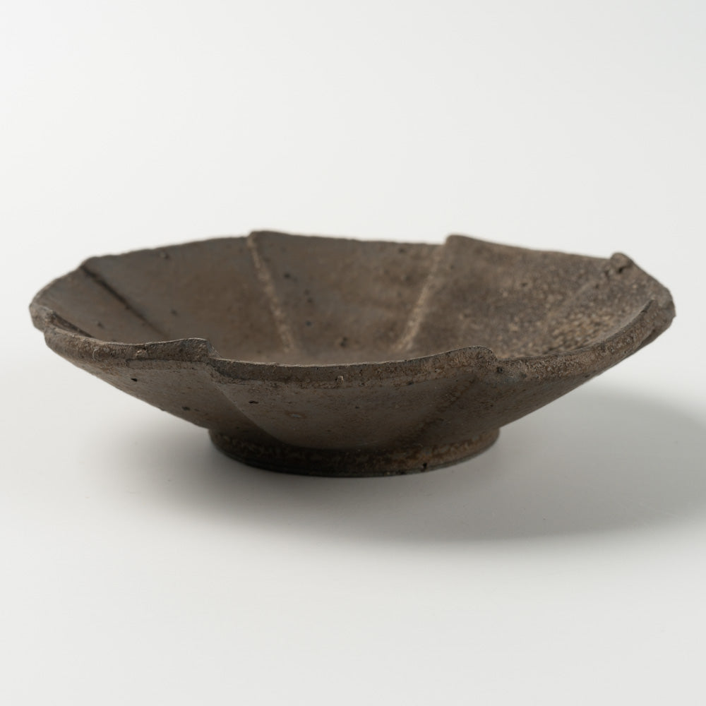 作家 冨部咲喜子 鉄釉八角輪花豆皿 作家 冨部咲喜子 陶磁器作家もの