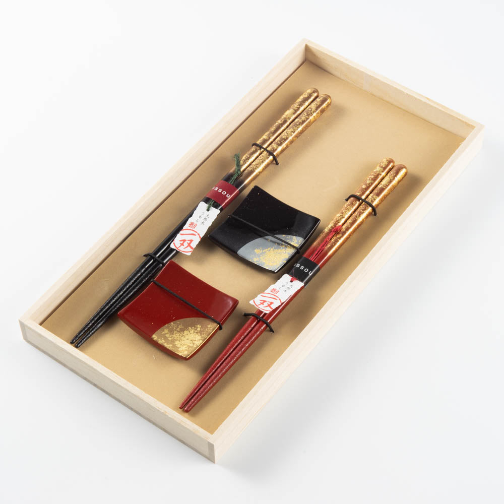 一双 若狭塗箸 瑞雲&箸置箔散らし2P(桐箱入り) 一双 木工もの