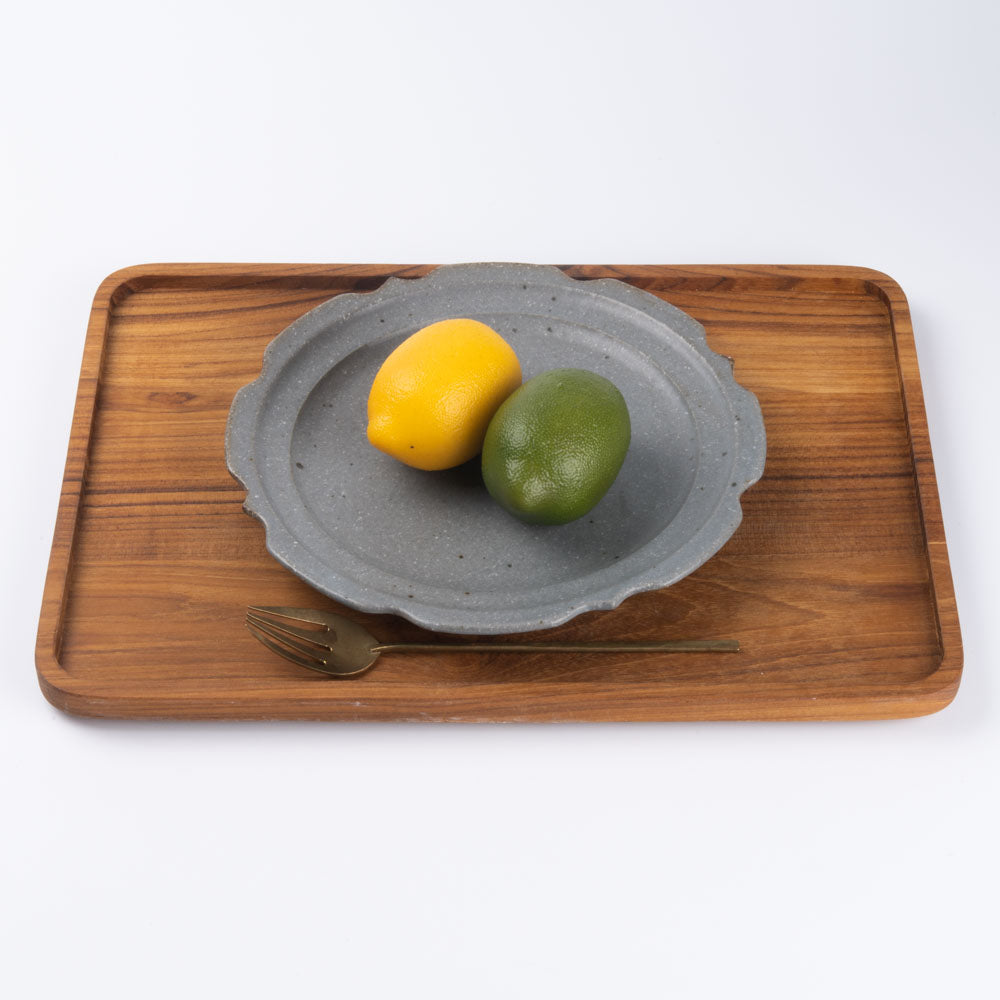 古谷製陶所 グレー釉 彫刻皿7寸 ¥4,400 大人の焼き物