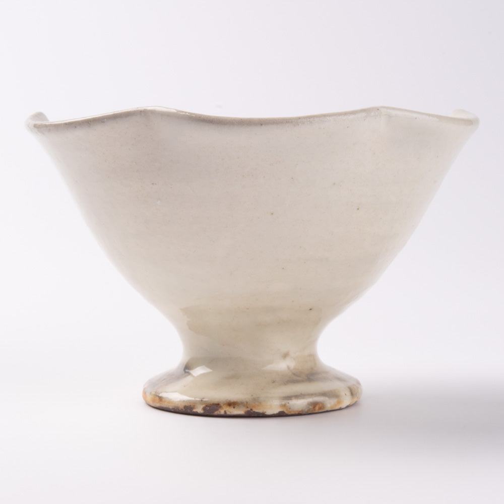 古谷製陶所 粉引 輪花高台鉢 – 大人の焼き物