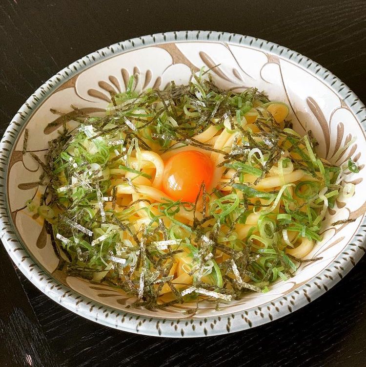 やちむん 育陶園 唐草線彫 7寸皿 白唐草 やちむん 育陶園 やちむん