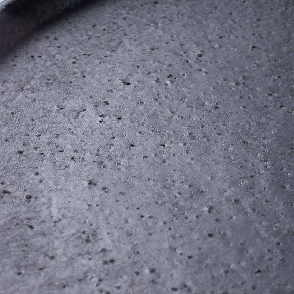 信楽焼 丸十製陶 24cmプレート 黒マット 信楽焼 丸十製陶 信楽焼