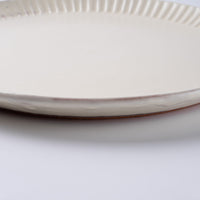 信楽焼 丸十製陶 25cmプレート 鎬 粉引 信楽焼 丸十製陶 信楽焼