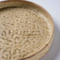 作家 馬渡新平 ヒビ粉引き 平皿6寸 作家 馬渡新平 陶磁器作家もの