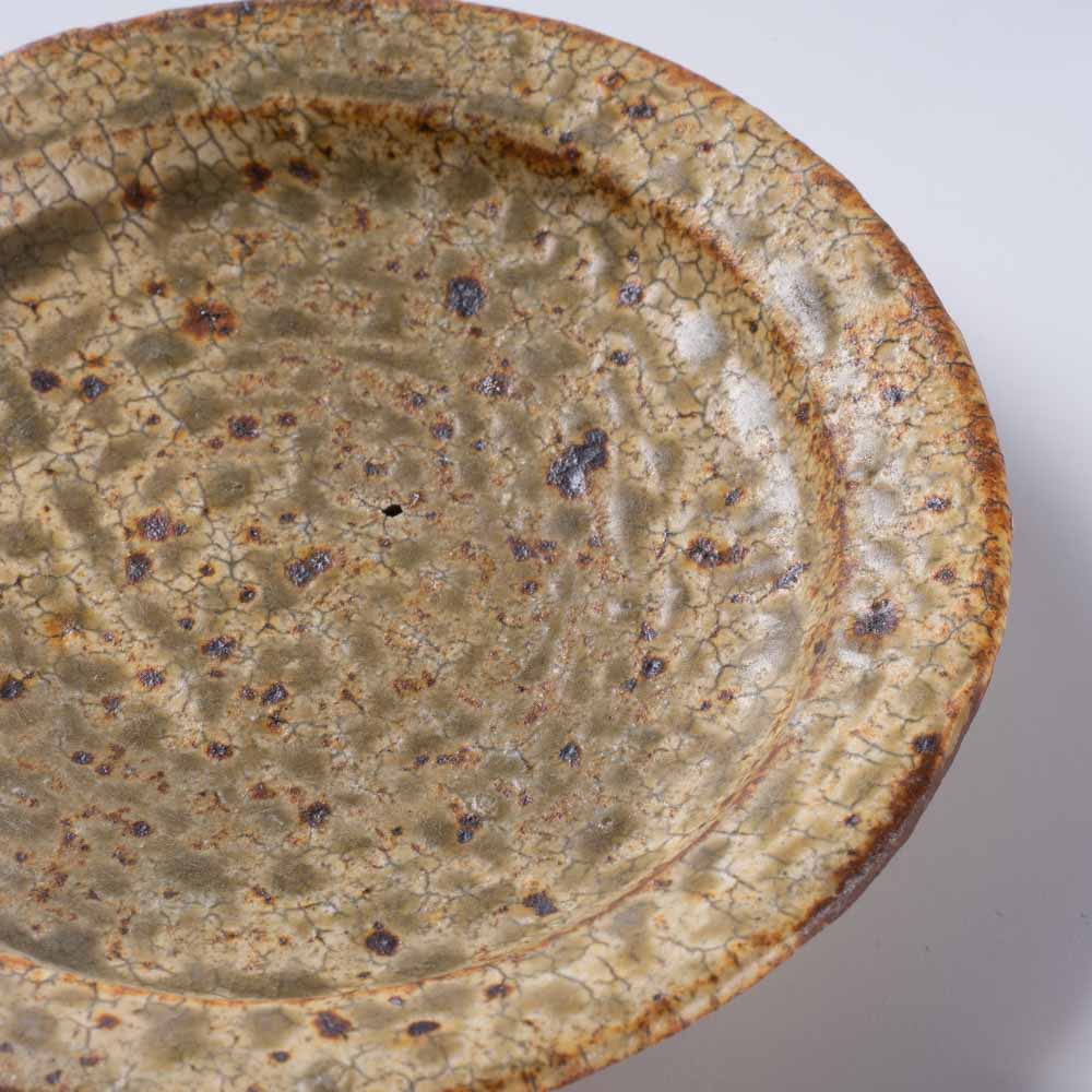 作家 馬渡新平 ヒビ粉引き リム皿10cm 作家 馬渡新平 陶磁器作家もの