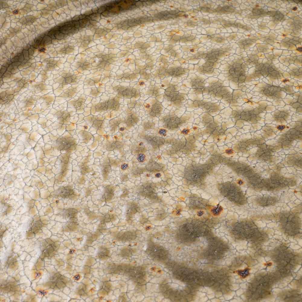 作家 馬渡新平 ヒビ粉引き リム皿8寸 作家 馬渡新平 陶磁器作家もの