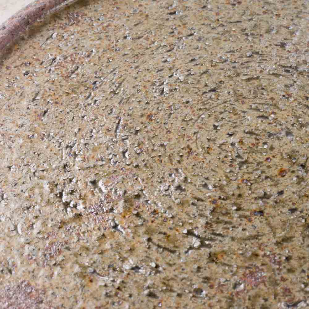 作家 馬渡新平 ヒビ粉引き リム皿8寸 作家 馬渡新平 陶磁器作家もの