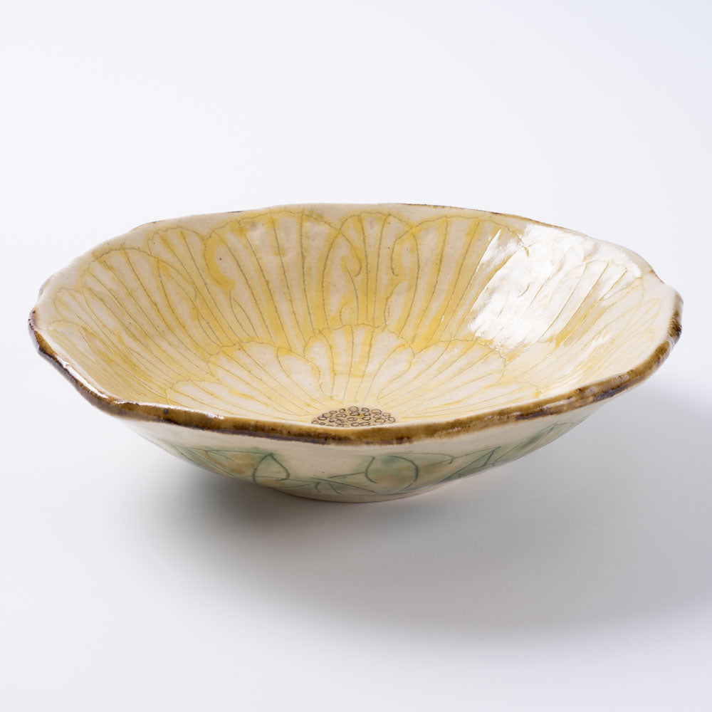 作家 加藤芳平 牡丹花 5寸浅鉢(黄) 作家 加藤芳平 陶磁器作家もの