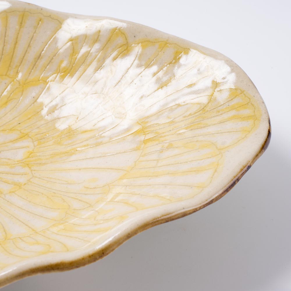 作家 加藤芳平 牡丹花 舟形皿(黄) 作家 加藤芳平 陶磁器作家もの