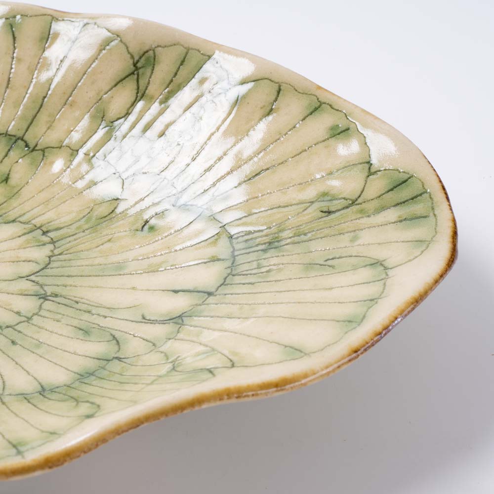 作家 加藤芳平 牡丹花 舟形皿(緑) 作家 加藤芳平 陶磁器作家もの