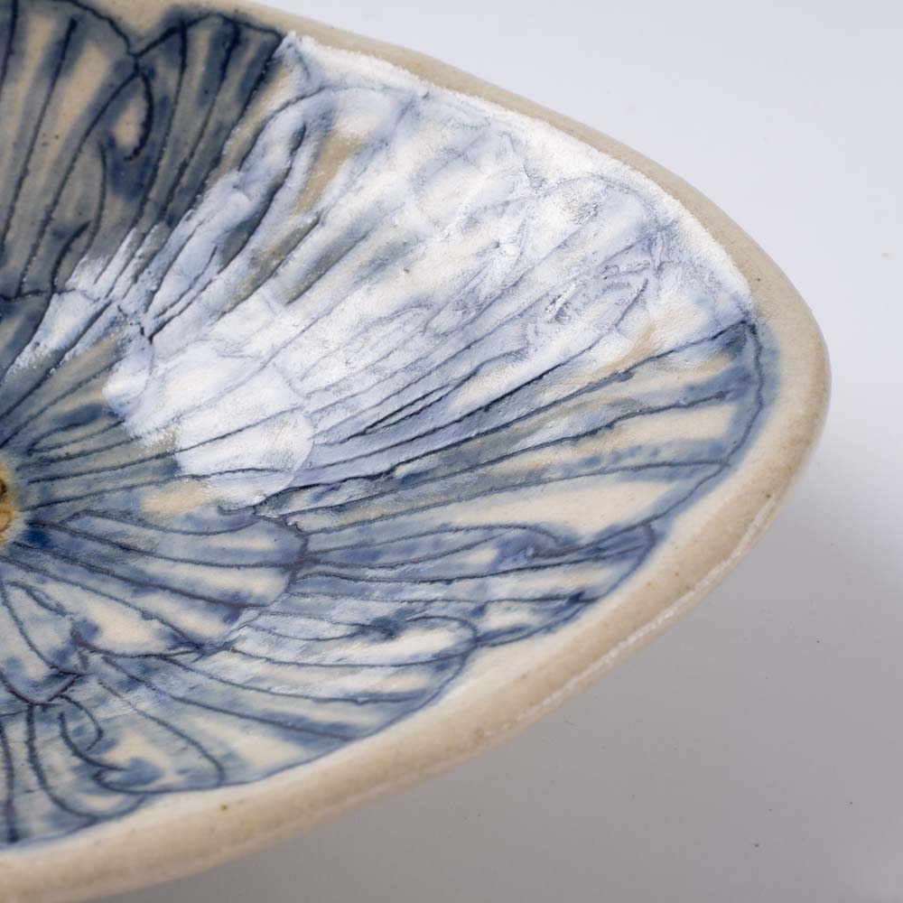 作家 加藤芳平 牡丹花 菱形小皿(青) 作家 加藤芳平 陶磁器作家もの