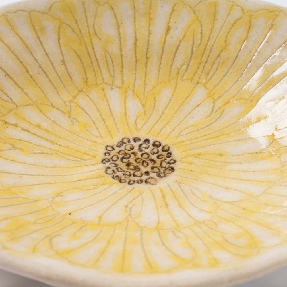 作家 加藤芳平 牡丹花 菱形小皿(黄) 作家 加藤芳平 陶磁器作家もの