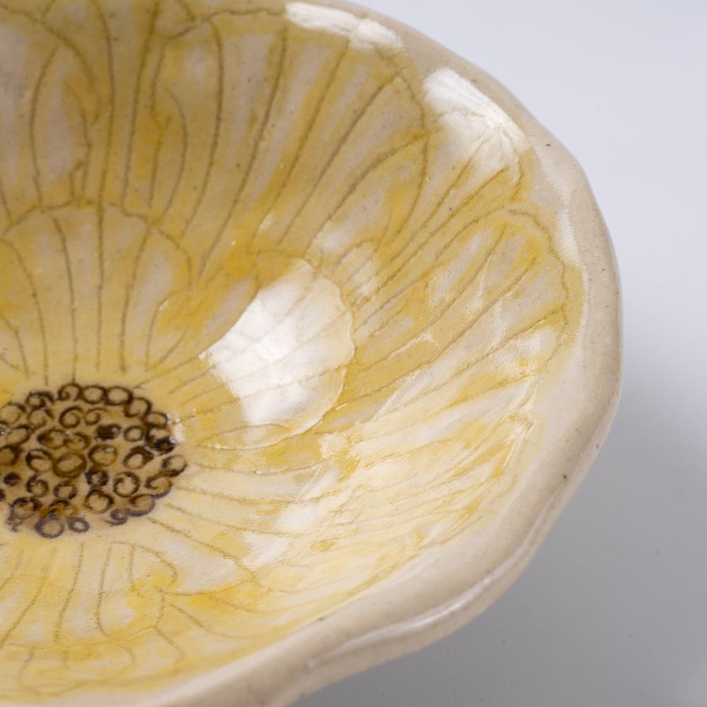 作家 加藤芳平 牡丹花 豆鉢(黄) 作家 加藤芳平 陶磁器作家もの