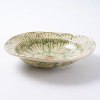 作家 加藤芳平 牡丹花 ゆらりリム深皿(緑) 作家 加藤芳平 陶磁器作家もの
