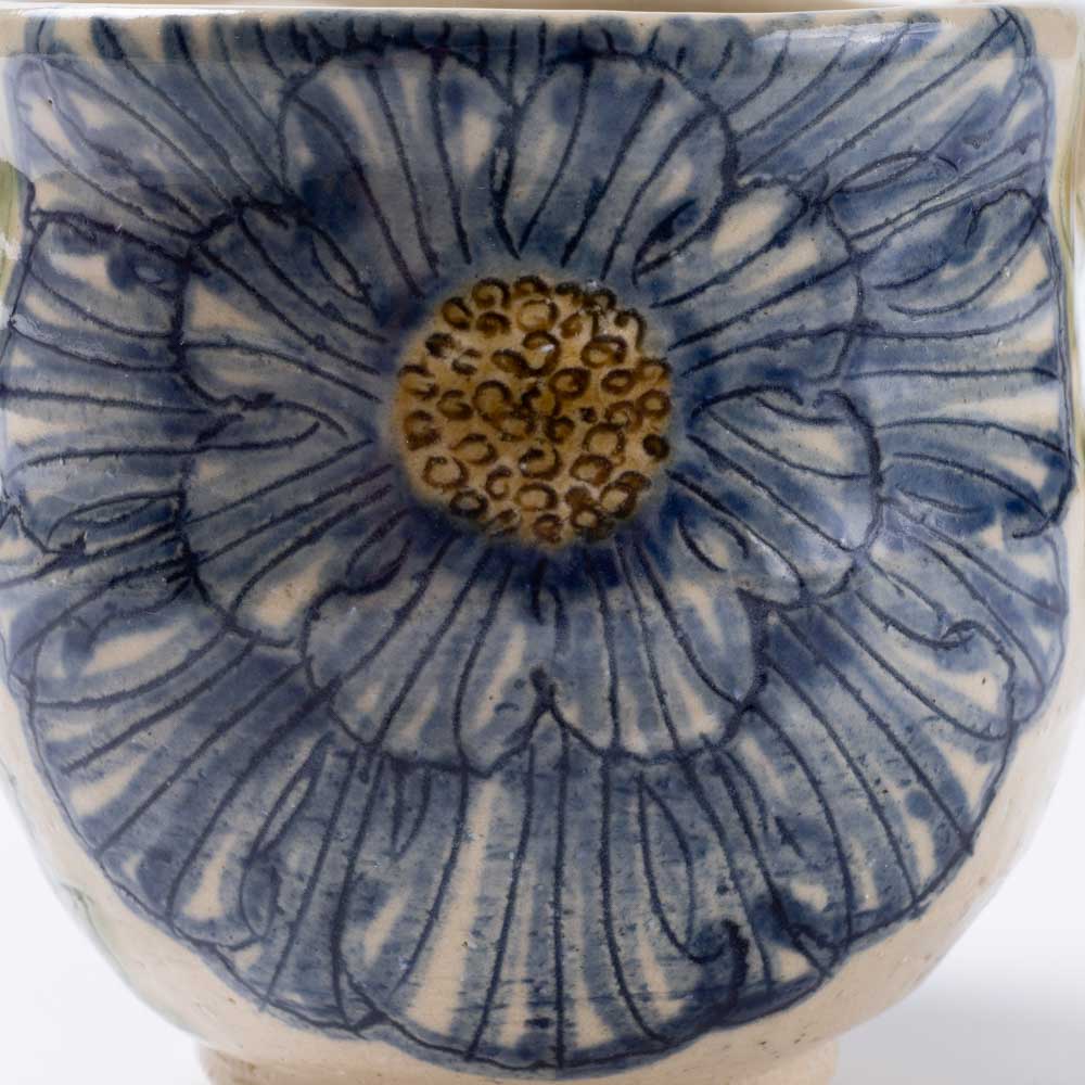 作家 加藤芳平 舞牡丹 マグカップ(青) 作家 加藤芳平 陶磁器作家もの