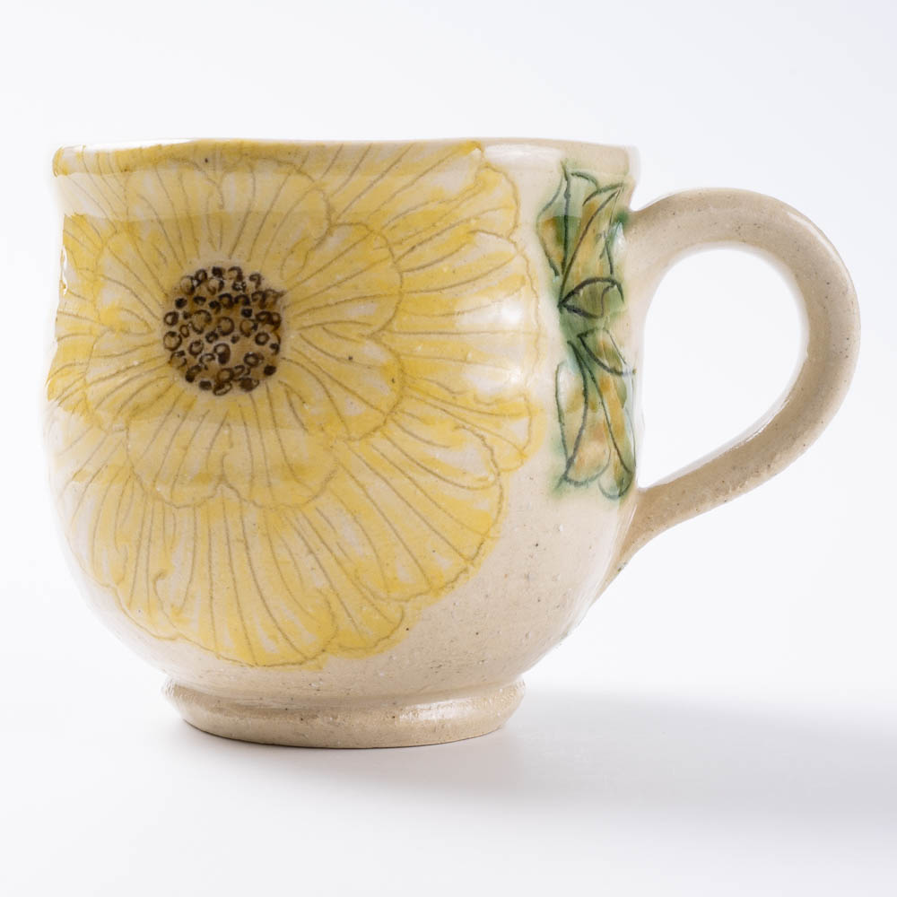 作家 加藤芳平 舞牡丹 マグカップ(黄) 作家 加藤芳平 陶磁器作家もの