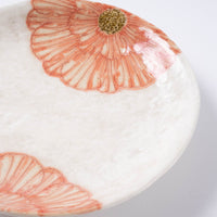 作家 加藤芳平 粉引地 舞牡丹 5.5寸 丸皿(赤) 作家 加藤芳平 陶磁器作家もの