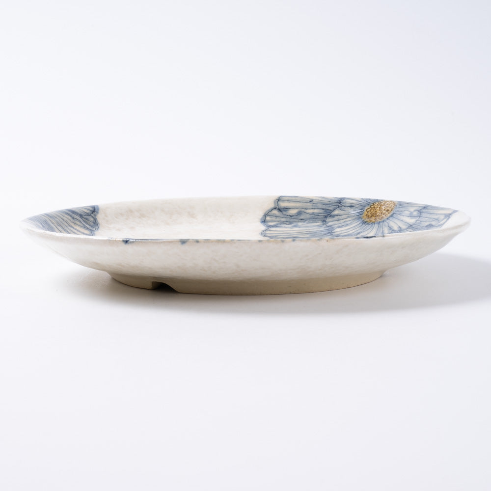 作家 加藤芳平 粉引地 舞牡丹 6.5寸 丸皿(青) 作家 加藤芳平 陶磁器作家もの