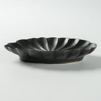 臼杵焼 菊花オーバル豆皿(黒釉) 臼杵焼 USUKIYAKI研究所 臼杵焼