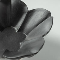 臼杵焼 稜花さくら豆皿(黒釉) 臼杵焼 USUKIYAKI研究所 臼杵焼