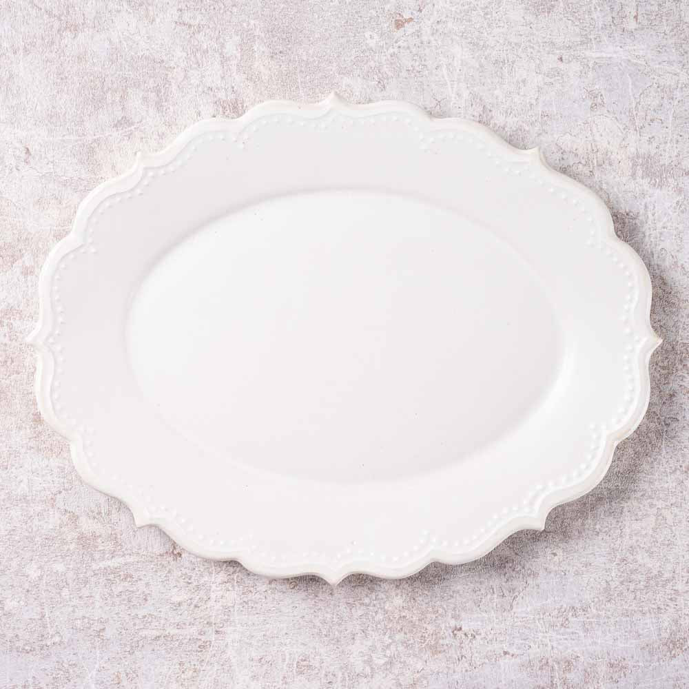 アトリエ野恵 ロココオーバル皿L（ホワイト） ¥5,280 大人の焼き物