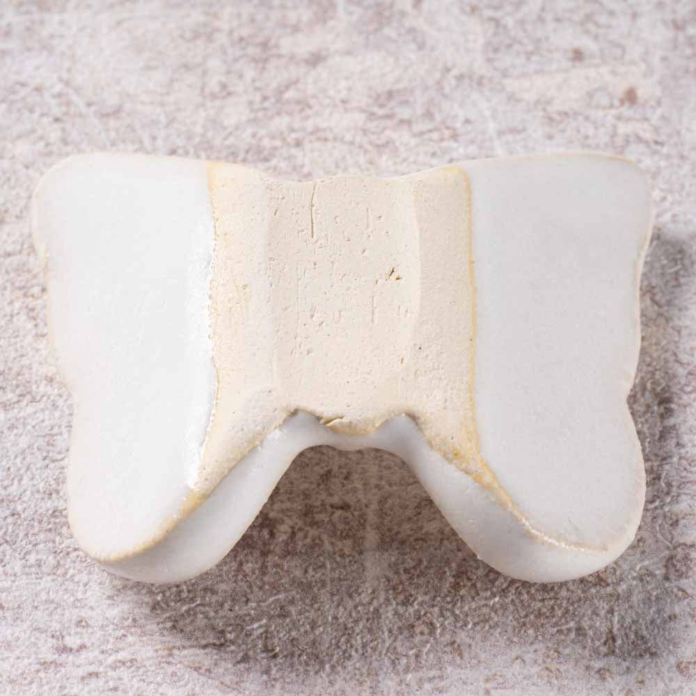 アトリエ野恵 ちょうちょ箸置き(ホワイト) アトリエ野恵 陶磁器作家もの