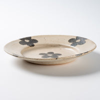 作家 岡村朝子 リム丸皿 中 flower A 作家 岡村朝子 陶磁器作家もの