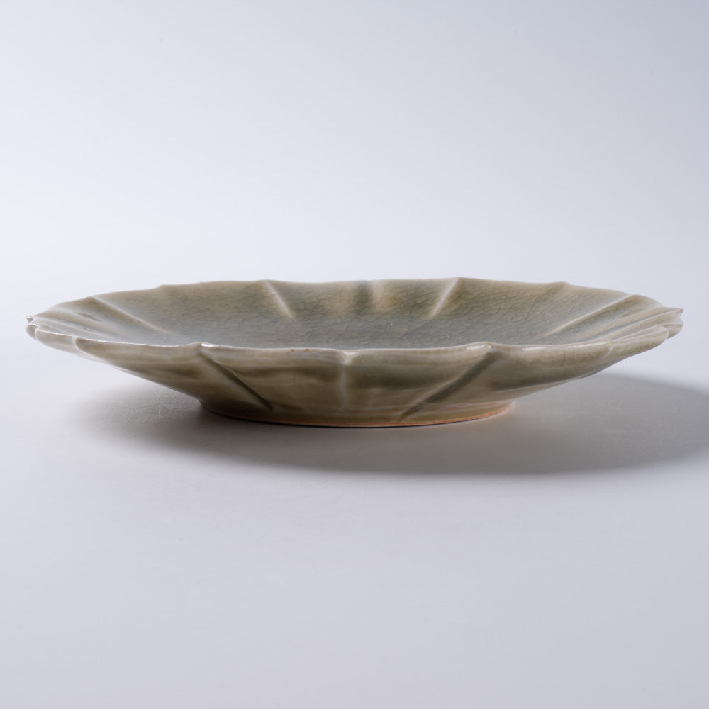 作家 宮田竜司 灰釉稜花皿(小) 作家 宮田竜司 陶磁器作家もの