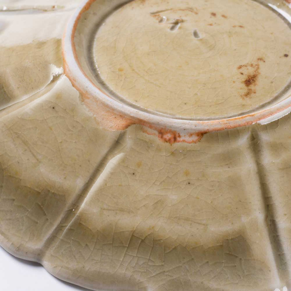 作家 宮田竜司 灰釉稜花皿(小) 作家 宮田竜司 陶磁器作家もの