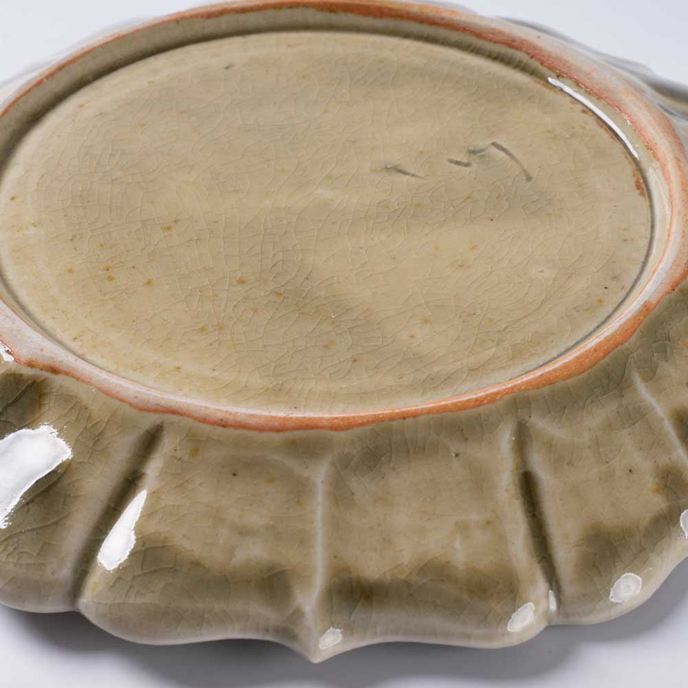 作家 宮田竜司 灰釉稜花皿(中) 作家 宮田竜司 陶磁器作家もの