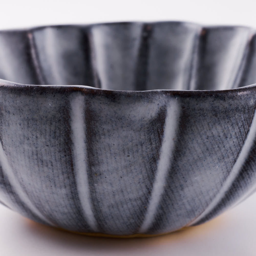 萩焼 松光山 菊花豆鉢 グレー 萩焼 松光山 萩焼
